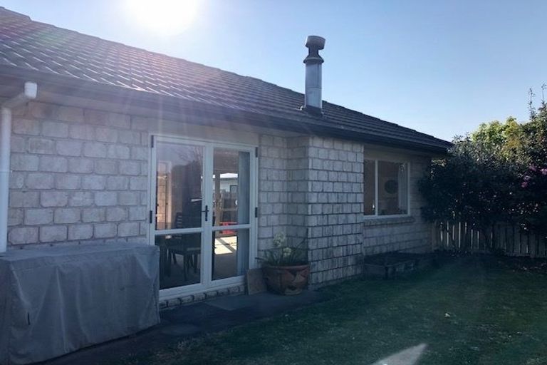 Photo of property in 168 Otumoetai Road, Brookfield, Tauranga, 3110