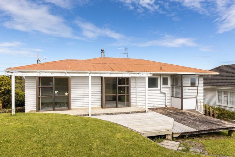 Photo of property in 56 Wallath Road, Westown, New Plymouth, 4310