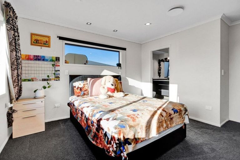 Photo of property in 5d James Drive, Bell Block, New Plymouth, 4312