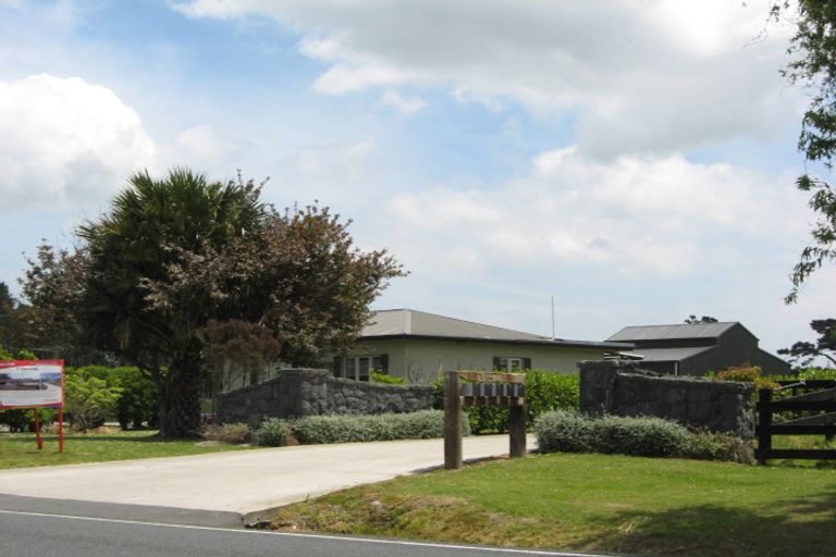 Photo of property in 109b Riverhead Road, Kumeu, 0892