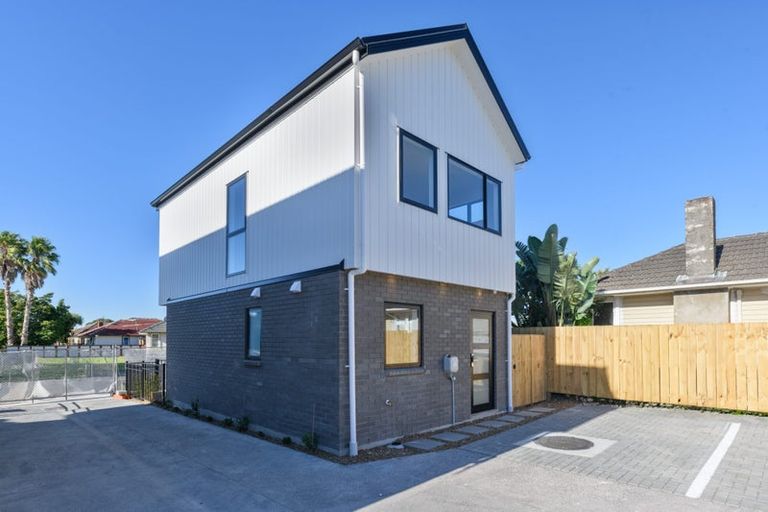 Photo of property in 14e Durham Street, Te Atatu Peninsula, Auckland, 0610