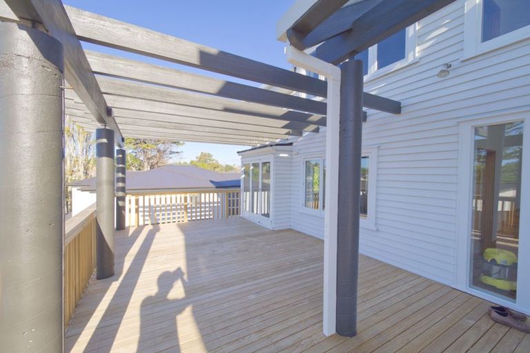 Photo of property in 20a Coronation Street, Belmont, Auckland, 0622