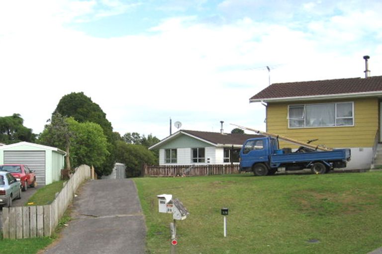Photo of property in 27 Backhurst Grove, Massey, Auckland, 0614