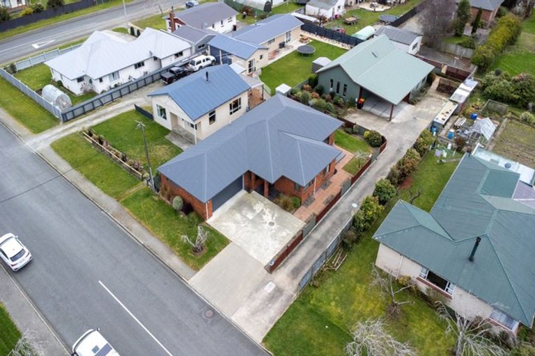 Photo of property in 6 Queen Street, Winton, 9720