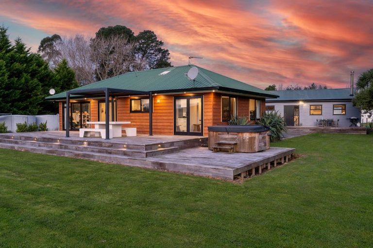 Photo of property in 65a Connollys Line, Carterton, 5713