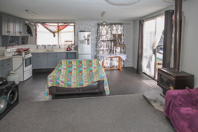 Photo of property in 2/13 Rollerson Street, Papakura, 2110