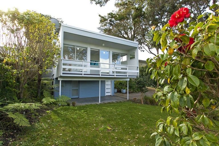 Photo of property in 1/8 Rewi Street, Torbay, Auckland, 0630