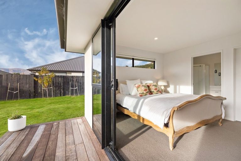 Photo of property in 11 Myles Way, Lower Shotover, Queenstown, 9304