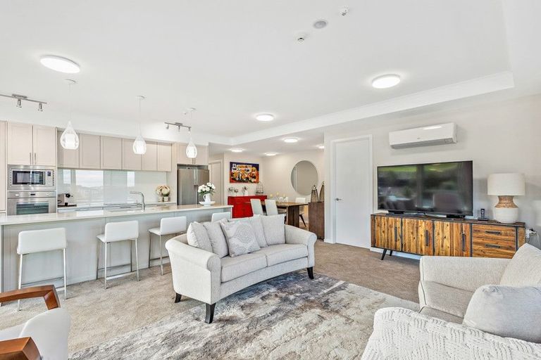 Photo of property in 164 Landmark Terrace, Orewa, 0931