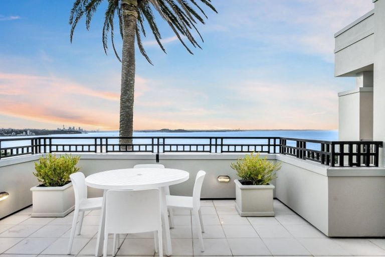 Photo of property in 55 Cliff Road, Saint Heliers, Auckland, 1071