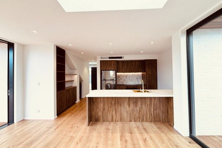 Photo of property in 2/7 Roa Road, Fendalton, Christchurch, 8041