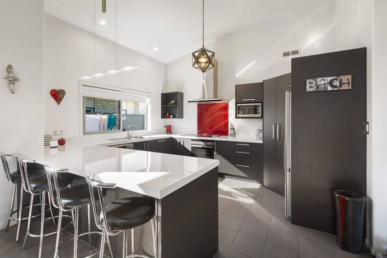 Photo of property in 18 Surfers Avenue, Waihi Beach, 3611