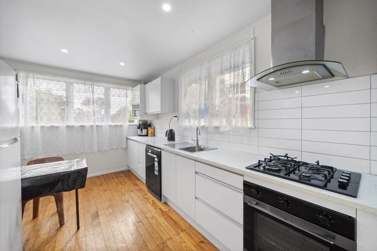 Photo of property in 54 Windrush Close, Mangere, Auckland, 2022