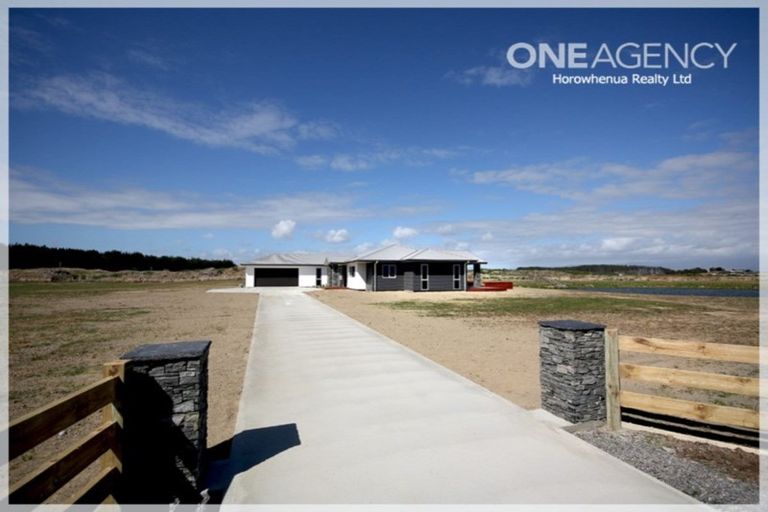 Photo of property in 17 Carex Grove, Foxton Beach, Foxton, 4815