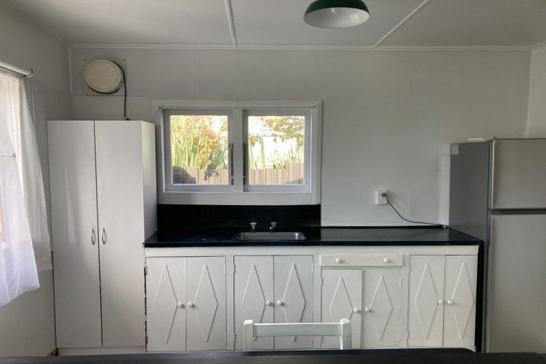 Photo of property in 3 Whakapaki Street, Urenui, 4375