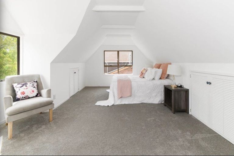 Photo of property in 12 Orinda Close, Botany Downs, Auckland, 2010