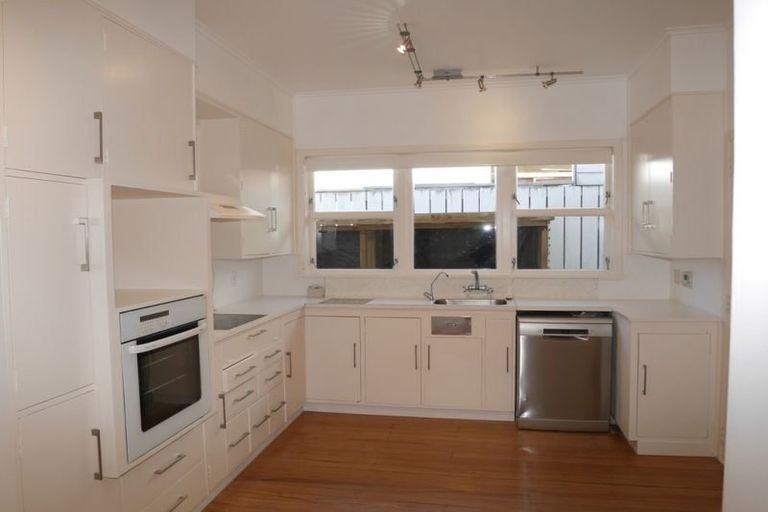 Photo of property in 14 Nathan Avenue, Paraparaumu Beach, Paraparaumu, 5032