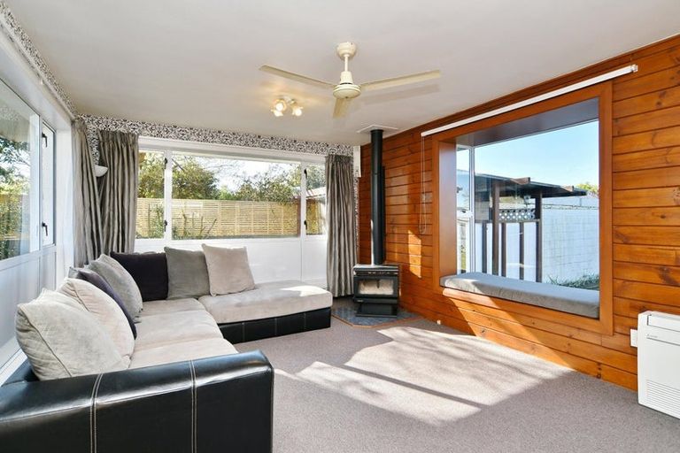 Photo of property in 32 Ashwood Street, Parklands, Christchurch, 8083