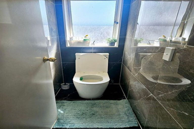 Photo of property in 3/331 Massey Road, Mangere East, Auckland, 2024