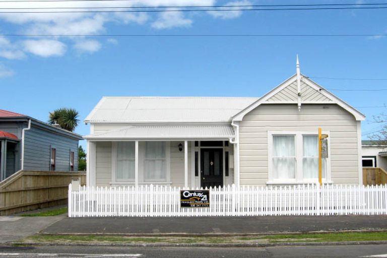 Photo of property in 27 Alexander Street, Whanganui, 4500