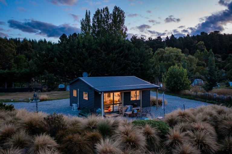 Photo of property in 22 Long Grass Place, Hawea Flat, Wanaka, 9382