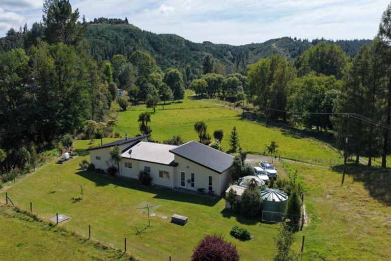 Photo of property in 927 Waiwhero Road, Ngatimoti, Motueka, 7196