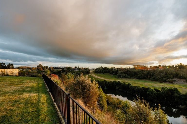 Photo of property in 15 Hyatt Close, Leamington, Cambridge, 3432