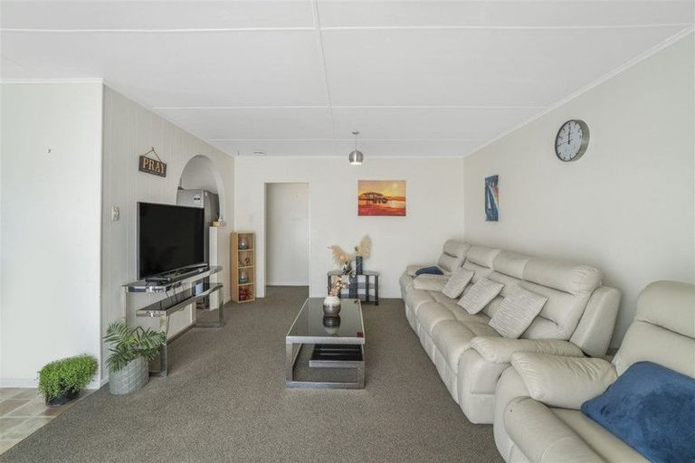 Photo of property in 321a Wellington Road, Wainuiomata, Lower Hutt, 5014