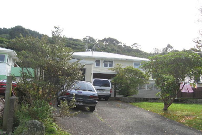 Photo of property in 76 Chester Road, Tawa, Wellington, 5028