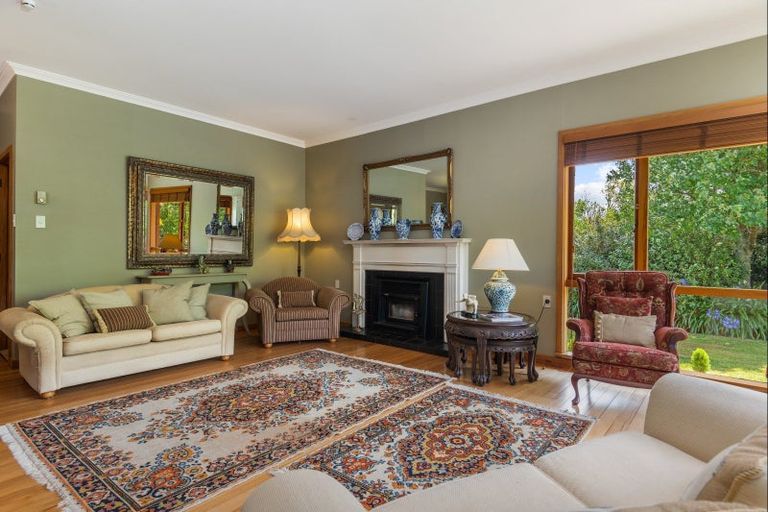 Photo of property in 60 Summerhill Drive, Fitzherbert, Palmerston North, 4410