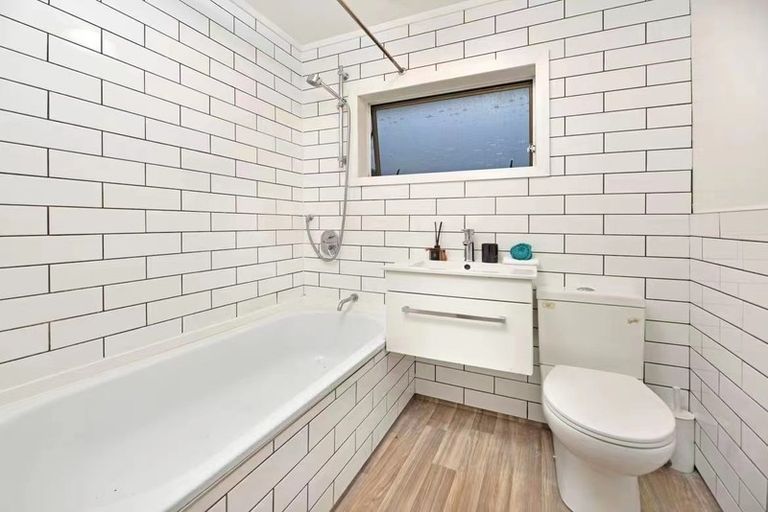 Photo of property in 3/26 Copley Street, New Lynn, Auckland, 0600