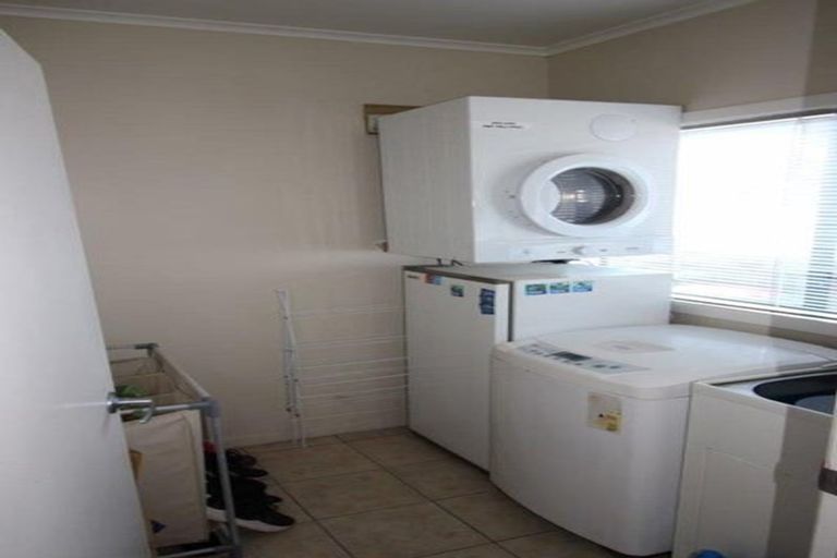 Photo of property in 30 Grove Road, Papakura, 2110