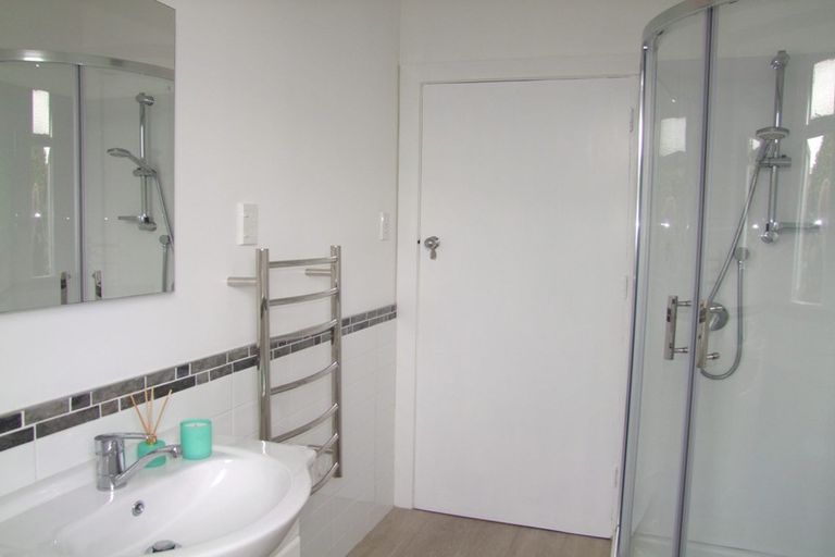 Photo of property in 9 Ossian Street, Milton, 9220