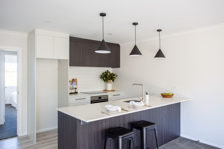 Photo of property in 10 Van Baarle Close, Carterton, 5713