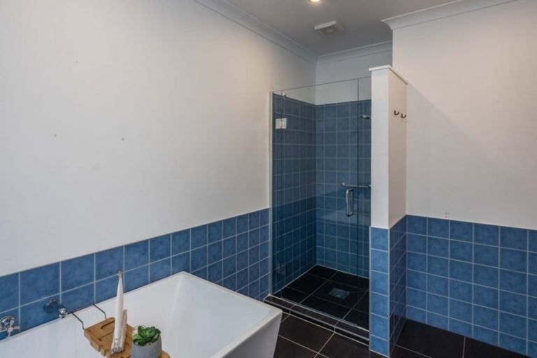 Photo of property in 43b Dale Road, Raumati South, Paraparaumu, 5032