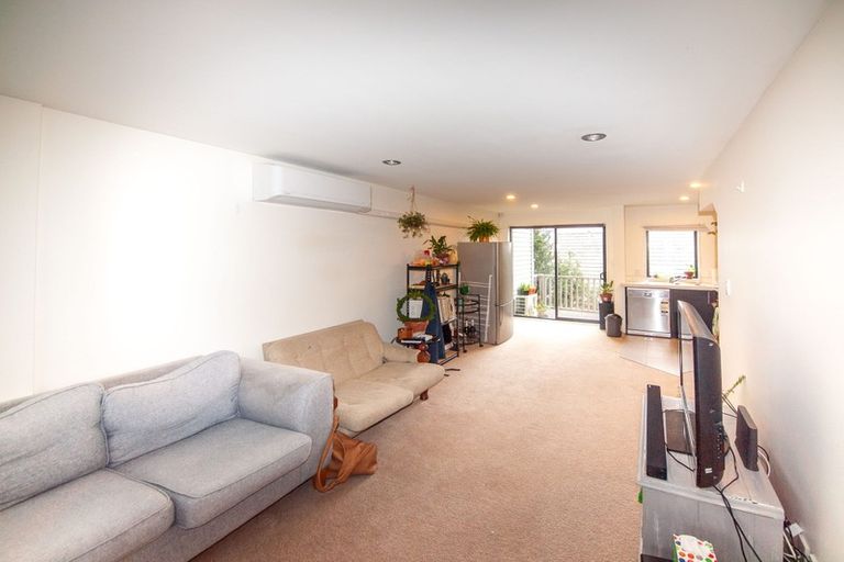 Photo of property in 2/11 Gordon Place, Newtown, Wellington, 6021