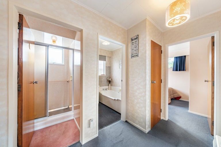 Photo of property in 20 Haylock Grove, Totara Park, Upper Hutt, 5018