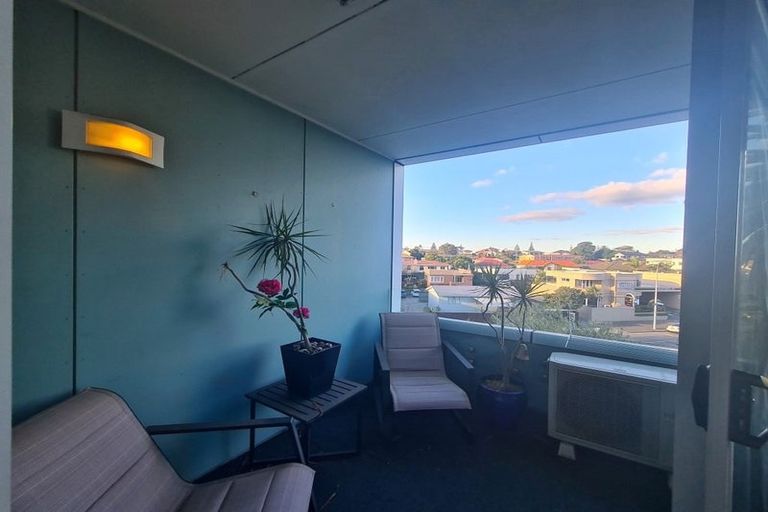 Photo of property in Algarve Apartments, 302/332 Maunganui Road, Mount Maunganui, 3116