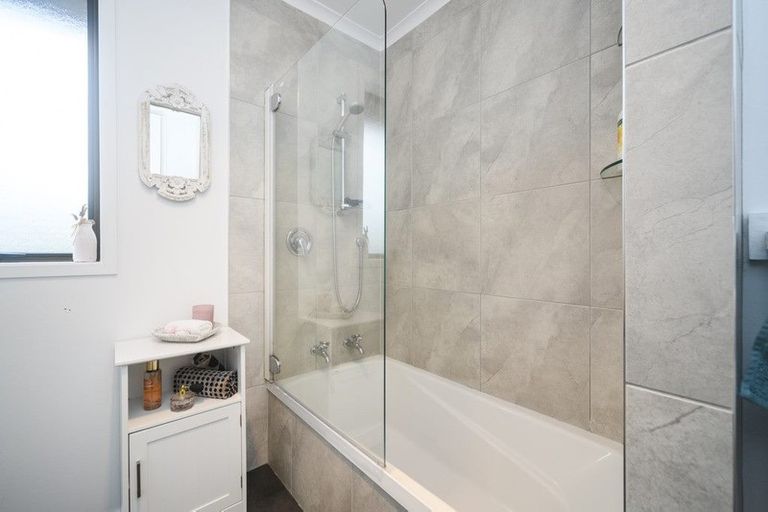 Photo of property in 6 Mercury Street, Milson, Palmerston North, 4414