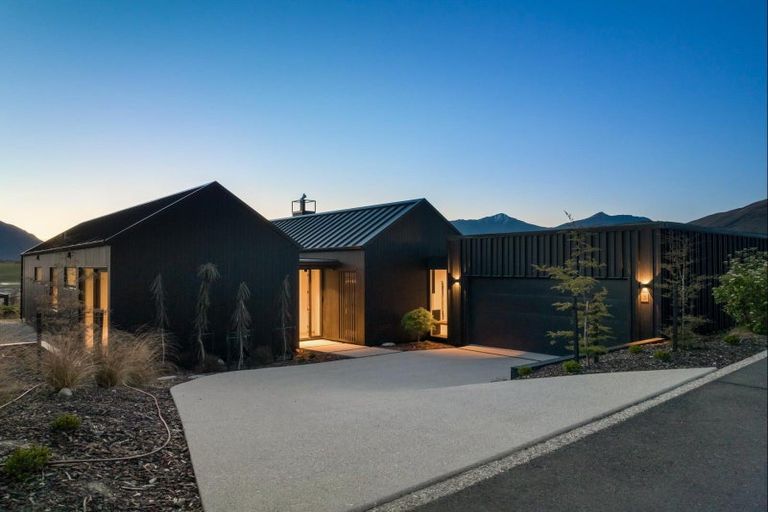 Photo of property in 3 Wanderer Lane, Jacks Point, Queenstown, 9371