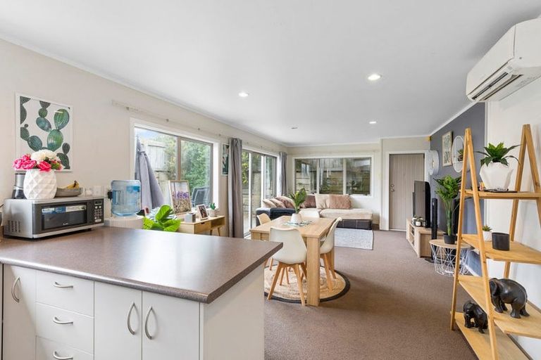 Photo of property in 78-80 Waihora Crescent, Waitangirua, Porirua, 5024