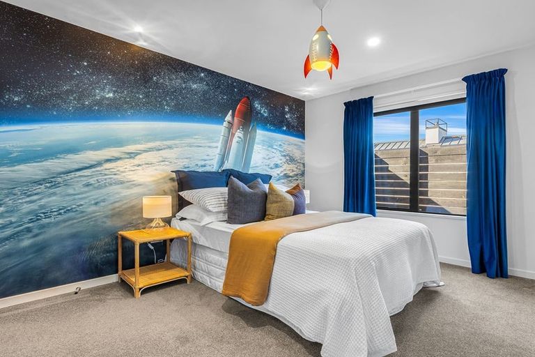 Photo of property in 6 Waitikiri Square, Parklands, Christchurch, 8083