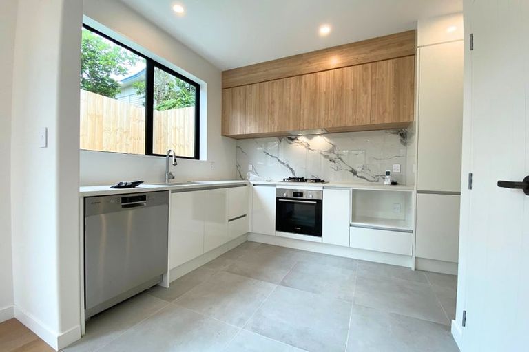 Photo of property in 11b Wylie Avenue, Sunnynook, Auckland, 0620