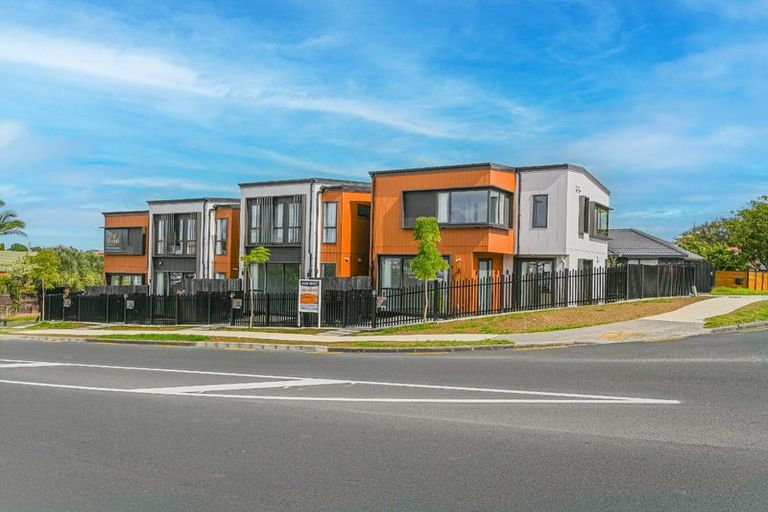 Photo of property in 89b Whitford Road, Botany Downs, 2014