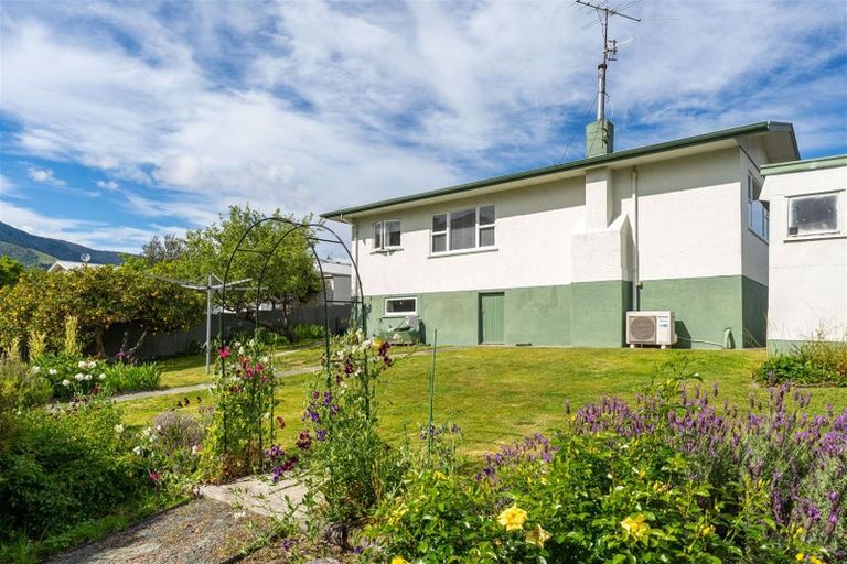 Photo of property in 46 Cawthron Crescent, Annesbrook, Nelson, 7011