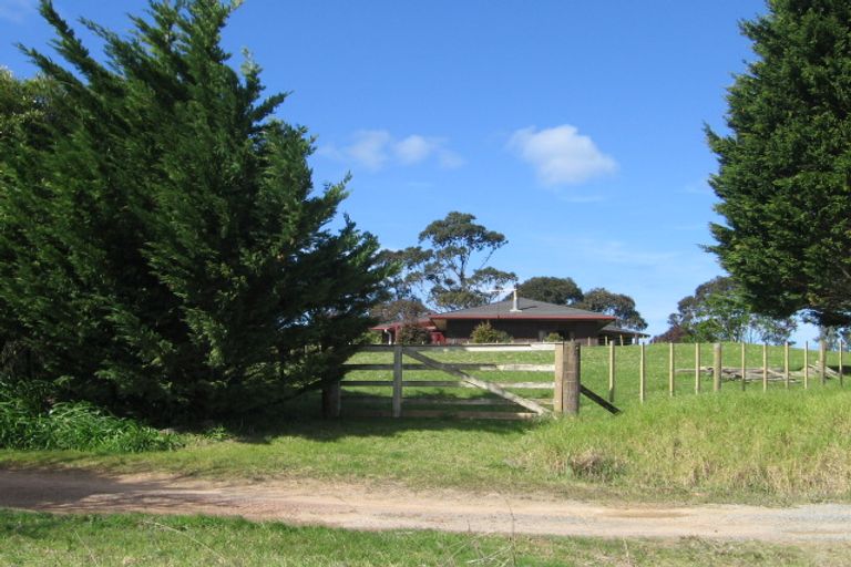 Photo of property in 14 Addison Road, Pataua South, Onerahi, 0192