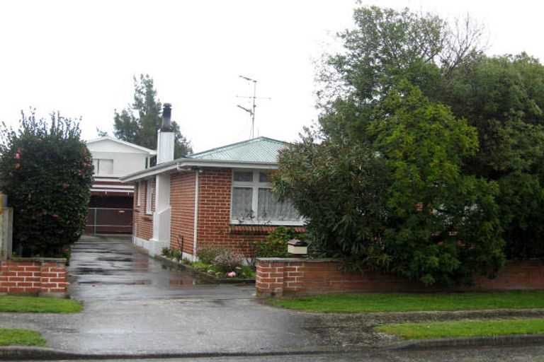 Photo of property in 9 Philip Street, Carterton, 5713