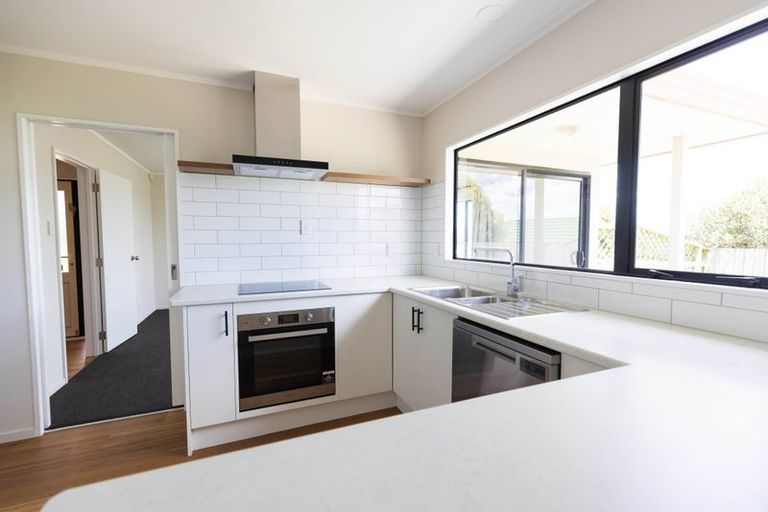 Photo of property in 21 Logan Way, Kelvin Grove, Palmerston North, 4414