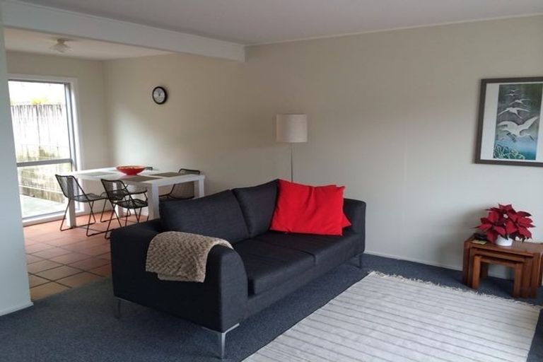 Photo of property in 2/222 The Esplanade, Island Bay, Wellington, 6023