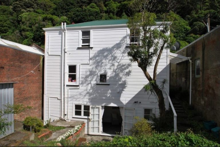 Photo of property in 141 Grant Road, Thorndon, Wellington, 6011